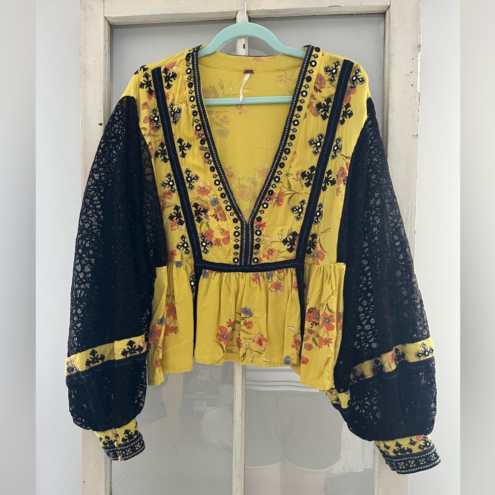 Free People (L) yellow floral,black lace w/embroidery ,&mirrors, blouse
